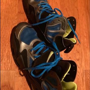 Men/boys Nike Air size 6